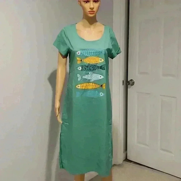 Dresses & Skirts - Dress